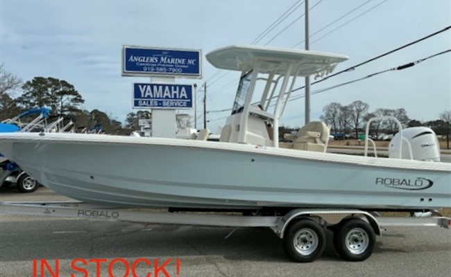 2026 Robalo 246 Cayman Solid Ice Blue 